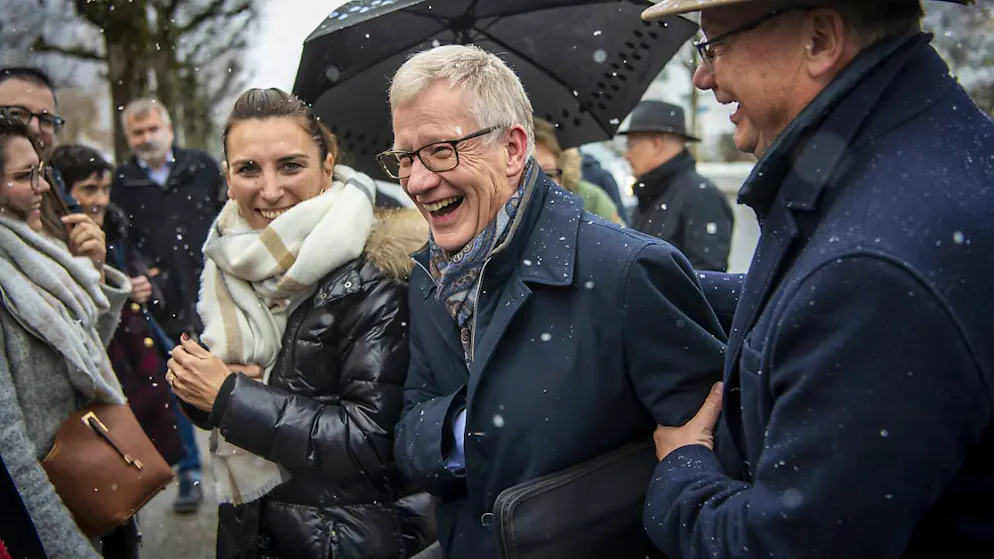 Der für die Kantonsfinanzen zuständige Staatsrat Jean-Pierre Siggen (Mitte) blickte am Montag auf ein erfülltes Jahr zurück. Die finanziellen Aussichten beginnen sich allerdings zu verdüstern. (Archivbild)