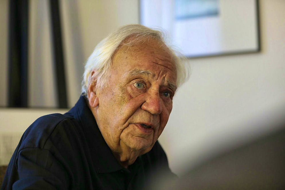 We had to say goodbye to these stars in 2024. <strong>07.11. Jürgen Becker (92):</strong> The list of awards won by the poet for his literary work ranges from the Bremen Literature Prize in 1987 to the Peter Huchel Prize in 1994 and the Georg Büchner Prize in 2014.