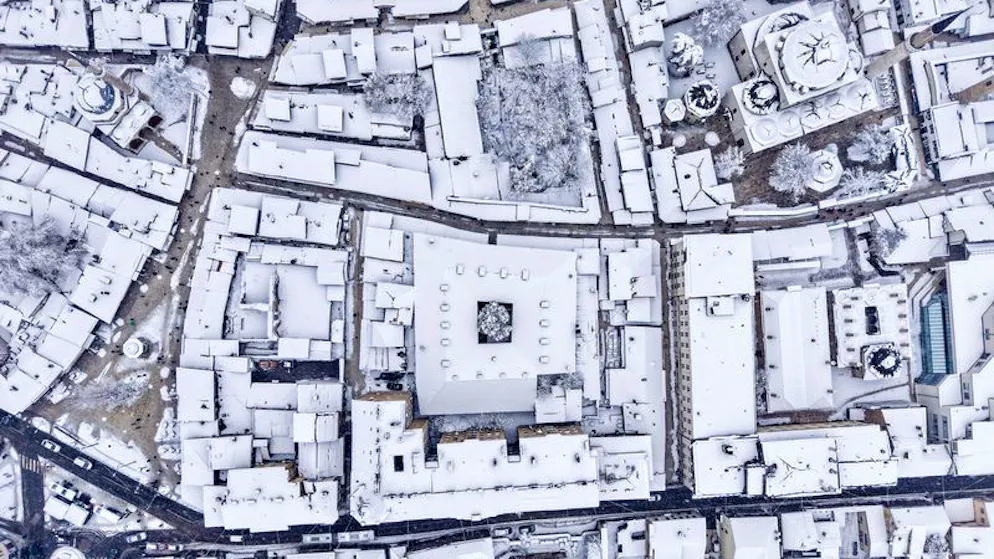 «Einwohner sitzen im Schnee fest». Schneesturm sorgt auf dem Balkan für Chaos