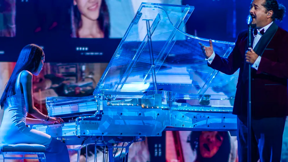 10 years after his death. Udo Jürgens' granddaughter moves audience to tears at tribute show