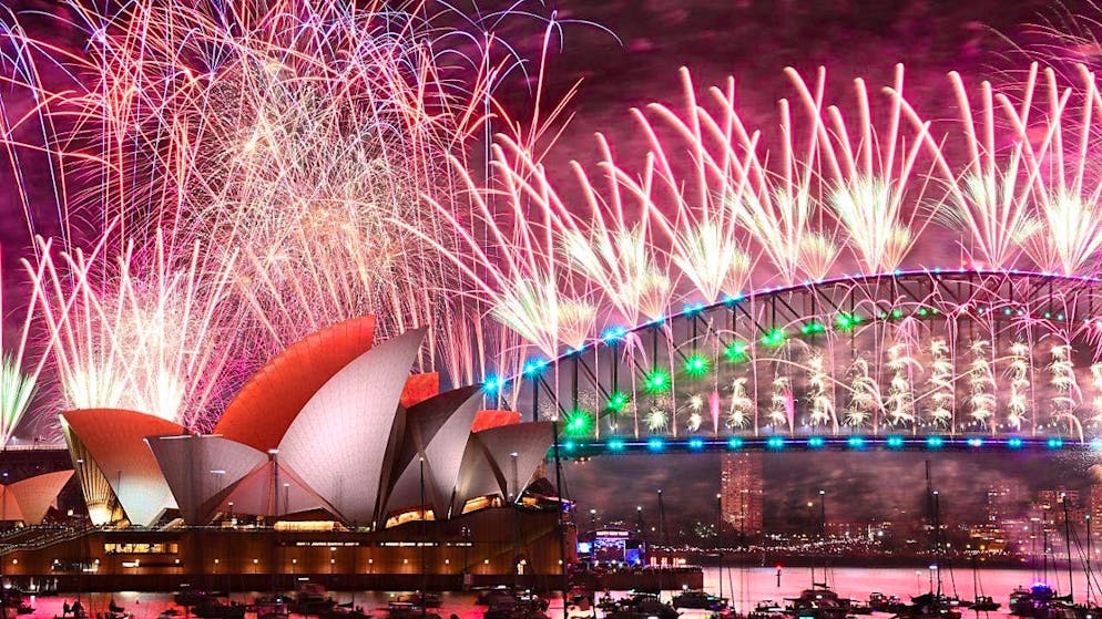 Australia No strike New Year's Eve fireworks in Sydney go ahead