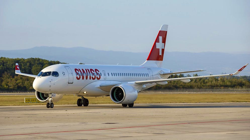 In einem Airbus A220 der Swiss kam es auf dem Flug von Bukarest nach Zürich am Montag zu Rauch in der Kabine. (Archivbild)