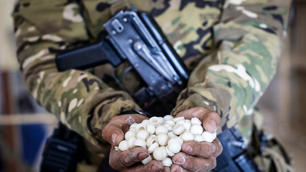 «Per proteggere la società». Le nuove autorità siriane avrebbero bruciato una grande scorta di droga