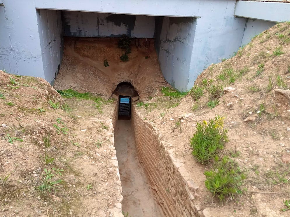 Gegen Hitze: Athen reaktiviert römisches Aquädukt - Gallery. Nun soll es wieder in Betrieb genommen werden und Wasser vom Gebirge Parnitha nach Athen leiten - im Kampf gegen den Wassermangel und Hitze in der griechischen Hauptstadt. 