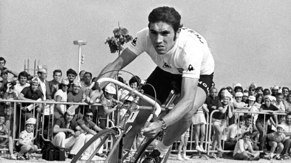 Tadej Pogacar und die Frage nach dem GOAT - Gallery. Tadej Pogacar wandelt in den Spuren von Eddy Merckx, der den Radsport in den 1960er- und 1970er-Jahren dominiert hat