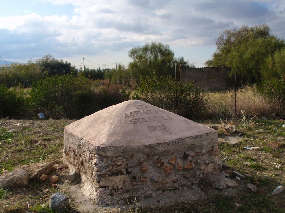 Gegen Hitze: Athen reaktiviert römisches Aquädukt - Gallery. An zahlreichen Stellen existieren oberirdisch noch Brunnen, an denen die Menschen sich einst bedienen konnten.