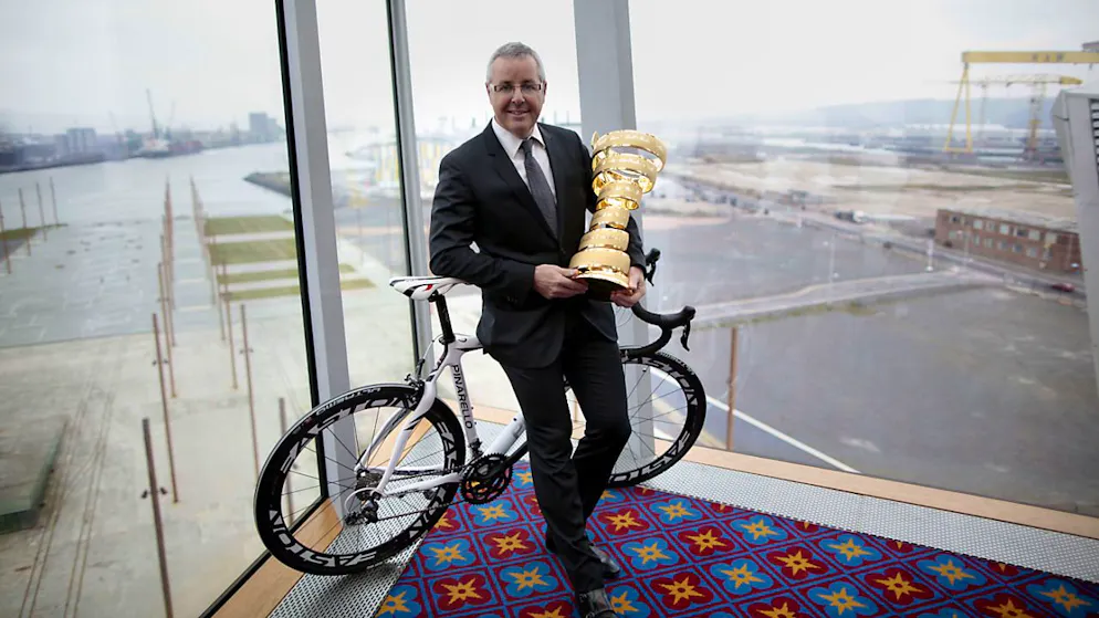 Tadej Pogacar und die Frage nach dem GOAT - Gallery. "Vielleicht ist er bereits der Beste aller Zeiten", meint der Ire Stephen Roche, der 1987 als letzter Fahrer vor Pogacar das Triple aus Giro, Tour und WM gewonnen hat