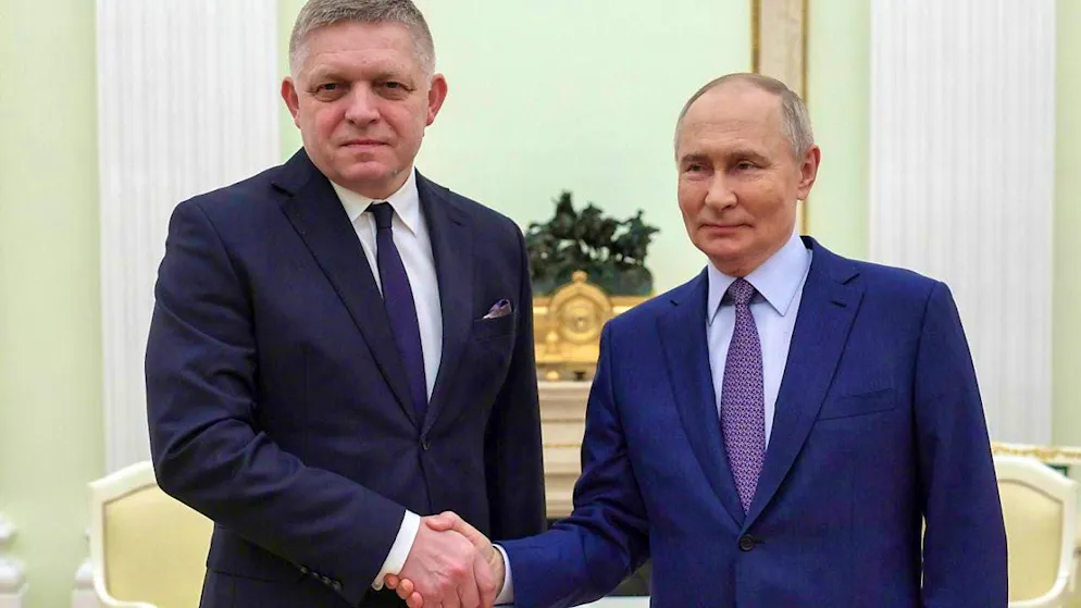 ARCHIVE - Russian President Vladimir Putin (r) and Slovakian Prime Minister Robert Fico shake hands at their meeting in the Kremlin in Moscow. Slovakian Prime Minister Robert Fico met unannounced with the Russian President on Sunday for talks. Photo: Gavriil Grigorov/Sputnik/Kremlin Pool/AP/dpa