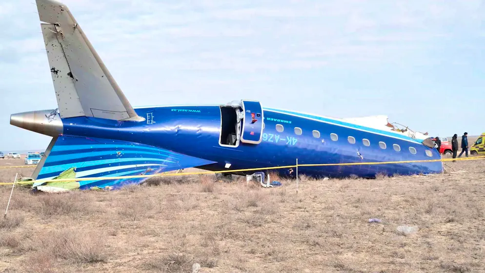 Schianto in Kazakistan. Guasto tecnico o contraerea russa? Resta il giallo sul volo dell'Azerbaijan Airlines
