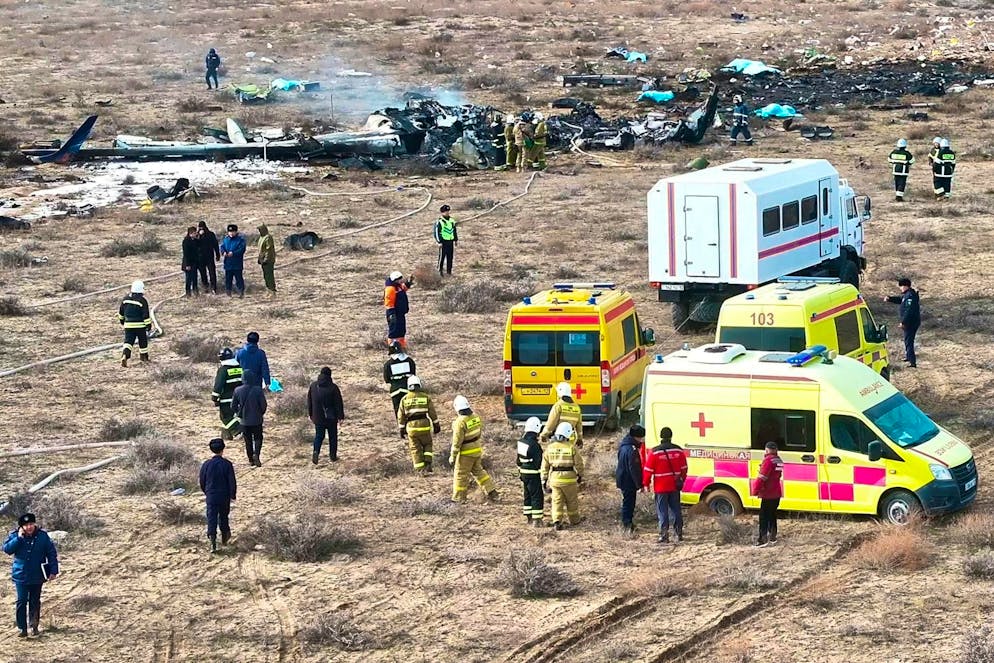 Indagini dopo l'incidente del jet passeggeri in Kazakistan - Galleria. 29 persone sono sopravvissute all'incidente, alcune delle quali sono però gravemente ferite.