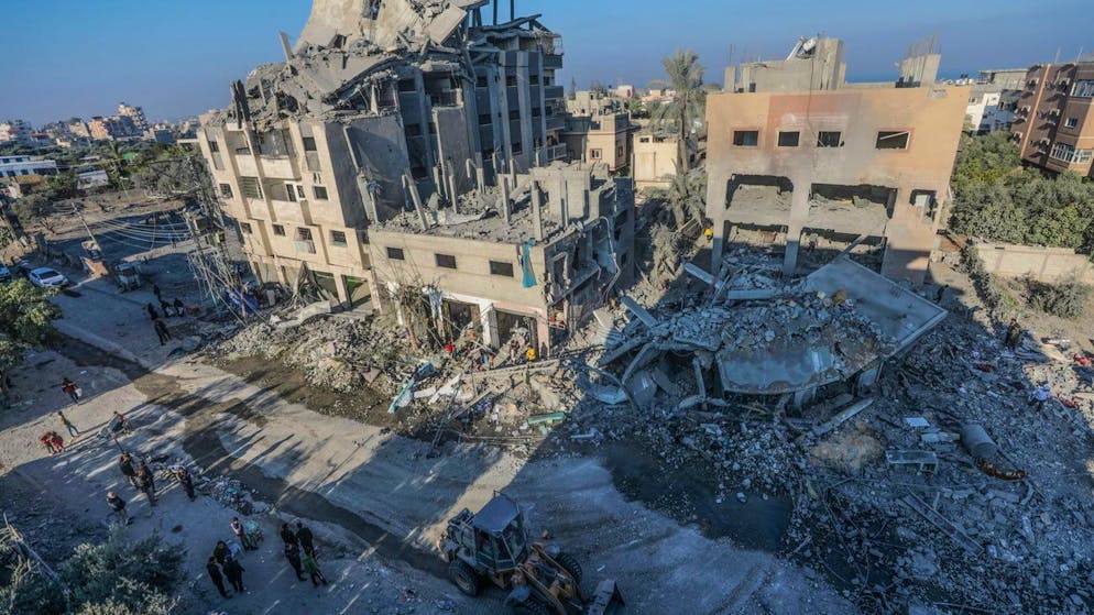 Medio Oriente. Ennesima strage a Gaza: oltre 50 morti nei pressi di un ospedale travolto dai combattimenti