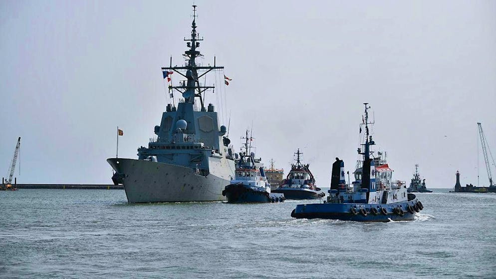 Russia is attempting to distract attention from its war of aggression in Ukraine with sabotage and jamming maneuvers in the Baltic Sea, NATO suspects - using parts of its so-called shadow fleet to destroy submarine cables. (Archive image with Spanish frigate in the Polish port of Gdynia)