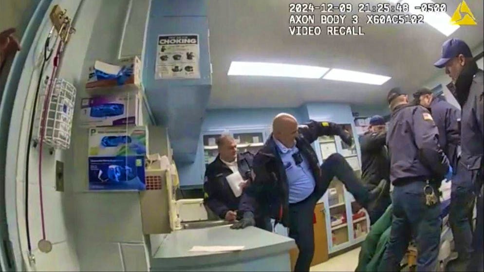 A video released by the US Department of Justice is said to show violence by guards against an inmate who later died. (December 9, 2024)