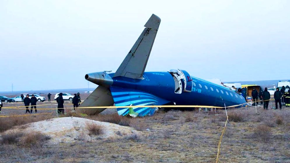 Azerbaijan Airlines, in seguito al sospetto abbattimenti di un suo aereo, ha sospeso i voli per la Russia.