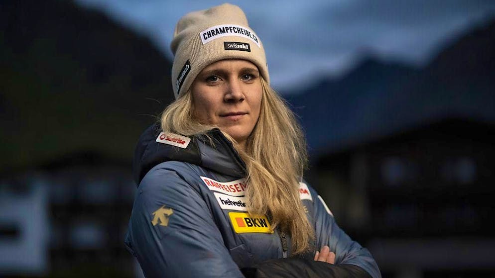 Andrea Ellenberger crashes heavily during training.