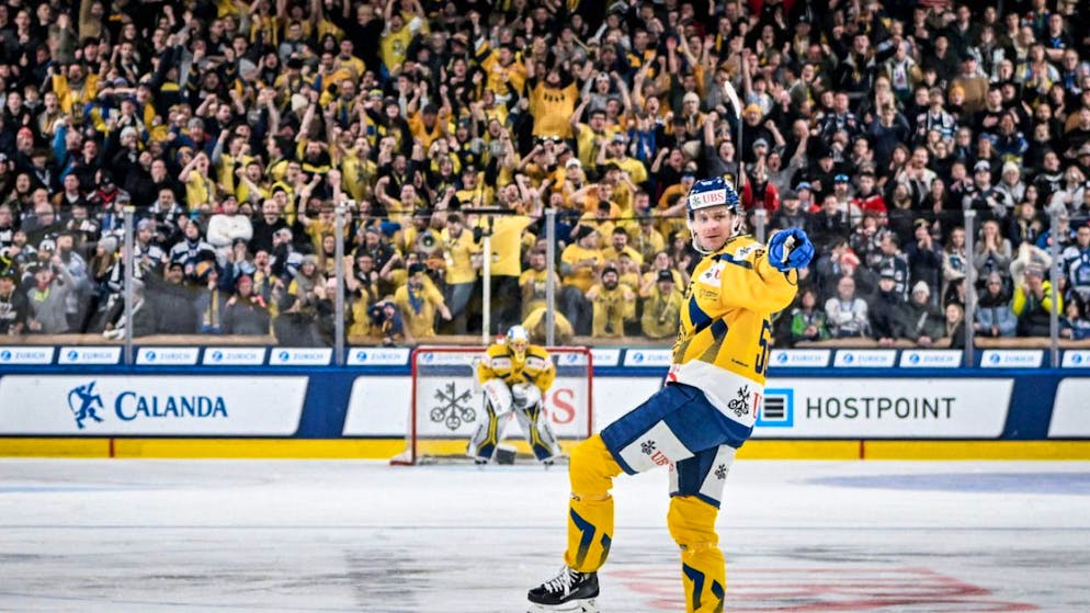 Calle Andersson savoure: il vient d'ouvrir la marque pour le HC Davos.
