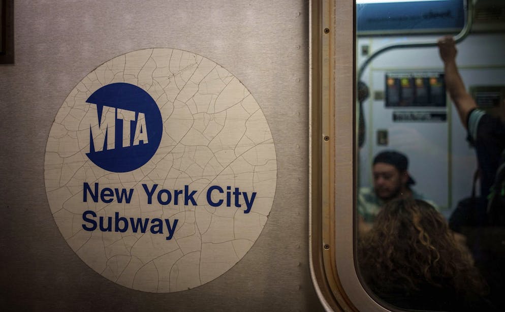 Frau in Brand gesteckt – Geschworene erlauben Mordanklage - Gallery. Viele Details der Tat in einer New Yorker U-Bahn bleiben weiter unbekannt.