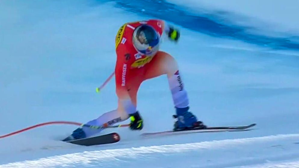 Sturz in extremis verhindert. «Ich hatte sehr viel Glück» – Odermatt rast mit offenem Airbag auf Platz 5