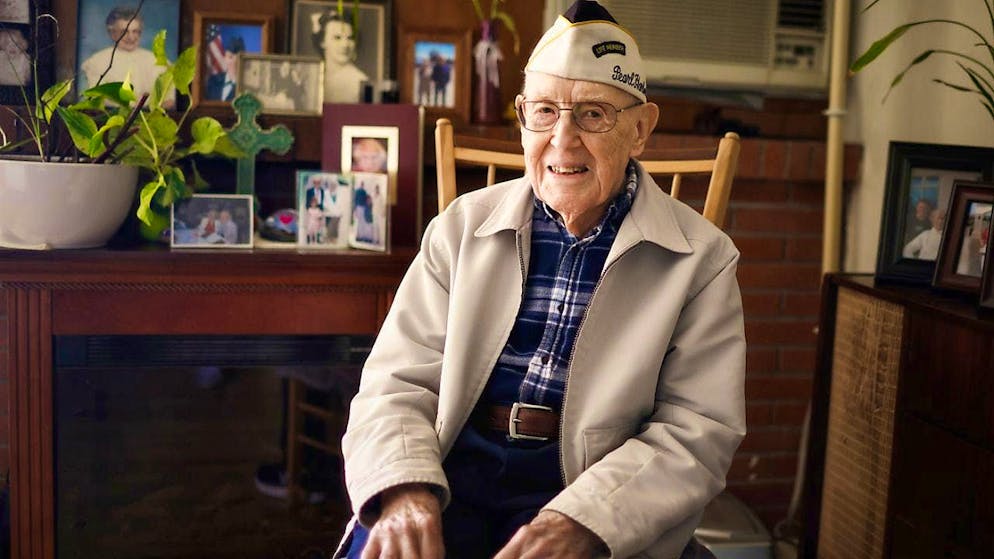 Former radio operator Warren "Red" Upton has died at the age of 105. Photo: Shae Hammond/Bay Area News Group/AP/dpa