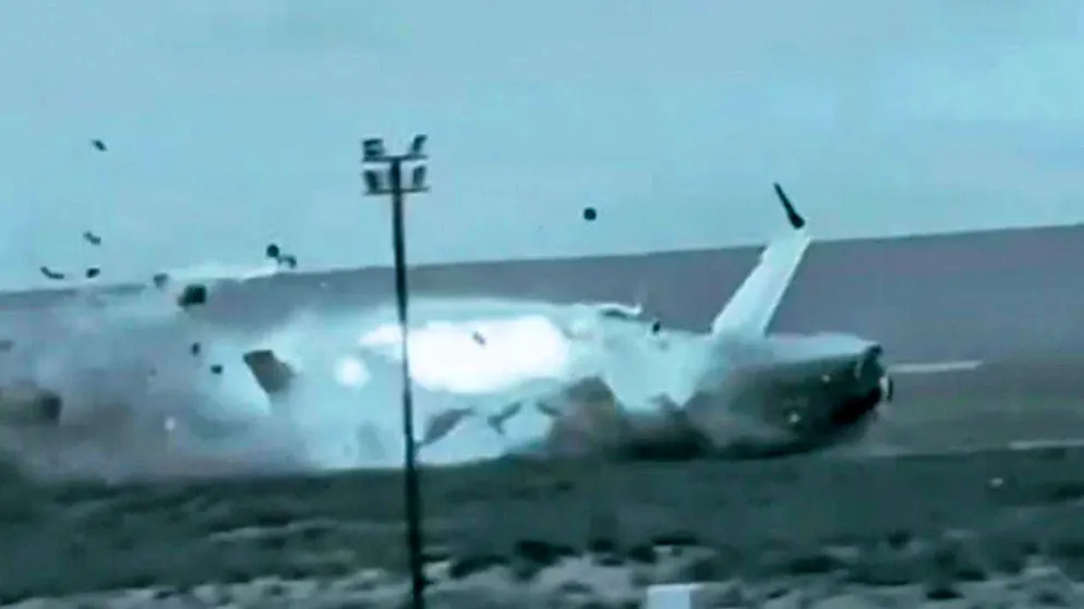 dpatopbilder - HANDOUT - This video still provided by the press service of the Kazakh Ministry of Emergency Situations on Dec. 27, 2024 shows the crash landing of the Embraer 190 of Azerbaijan Airlines near Aktau airport. A passenger plane from Azerbaijan crashed near the city of Aktau in Kazakhstan on December 25, 2024. Photo: Uncredited/Kazakhstan Emergency Ministry Press Service/AP/dpa - ATTENTION: For editorial use only in connection with current reporting and only with full attribution of the above credit