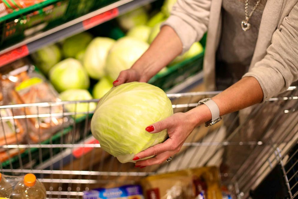 Discounters are increasingly checking their customers. The reason is inflation.