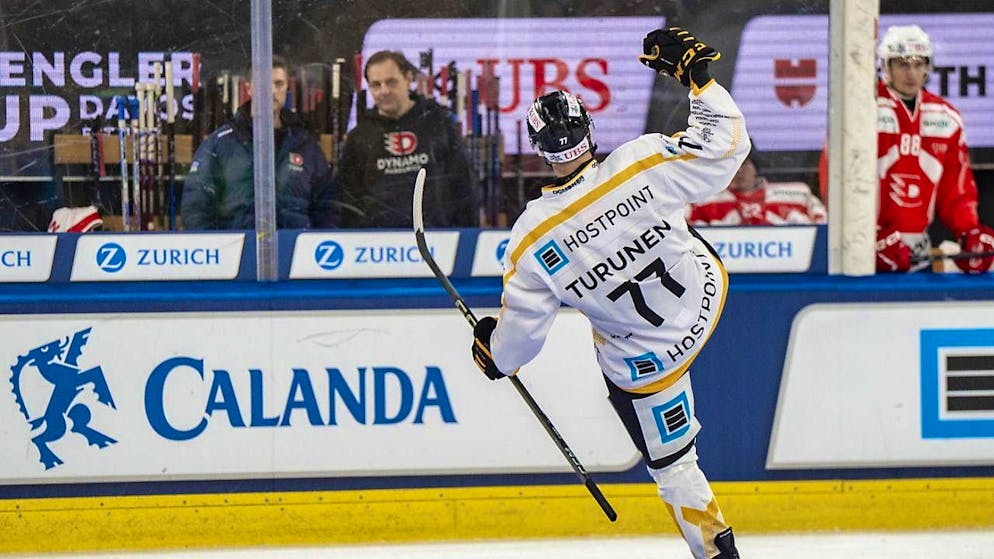 A victory that brings Oulu nothing, but Fribourg-Gottéron the semi-final qualification: Teemu Turunen celebrates the Finns' victory against Dynamo Pardubice