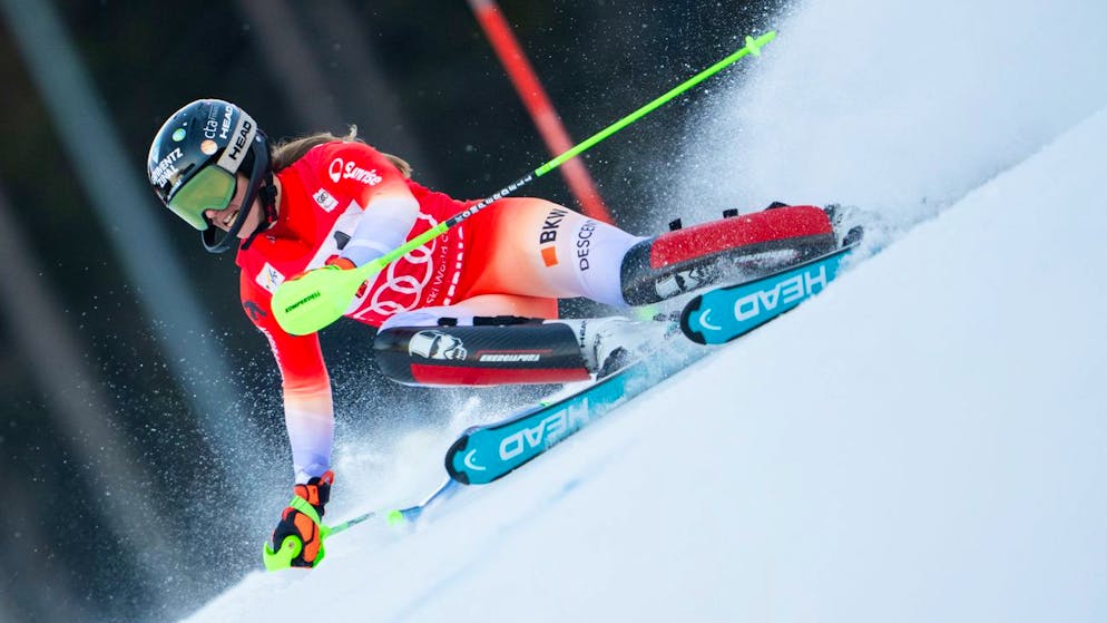 Camille Rast verpasst das Podest knapp.