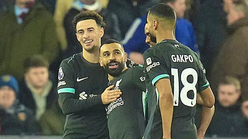 Mo Salah (center) scores and scores - even away at West Ham United.