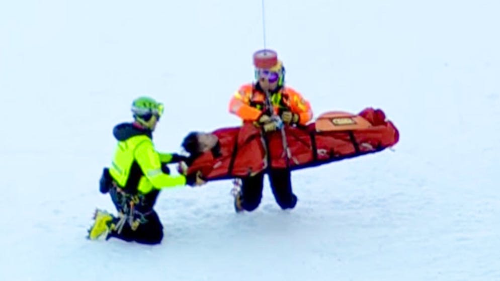 Komplexe Knieverletzung. Caviezel nach schwerem Sturz mit Rega in die Schweiz geflogen