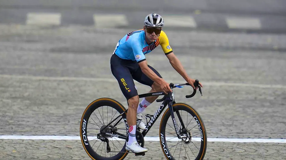 Remco Evenepoel wants to race again in mid-April