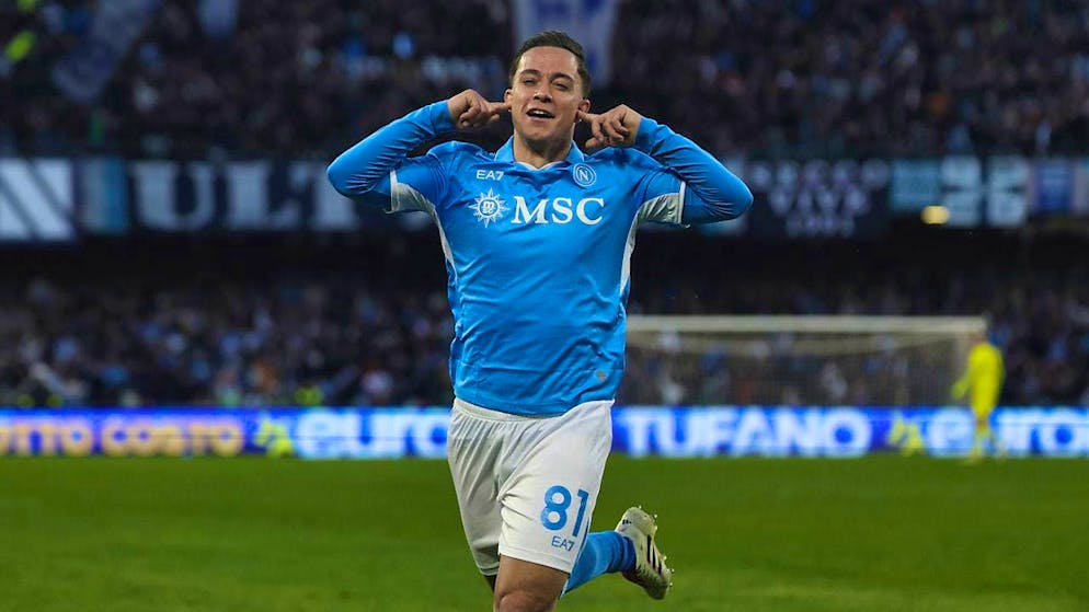 Giacomo Raspadori celebrates his winning goal against Venezia