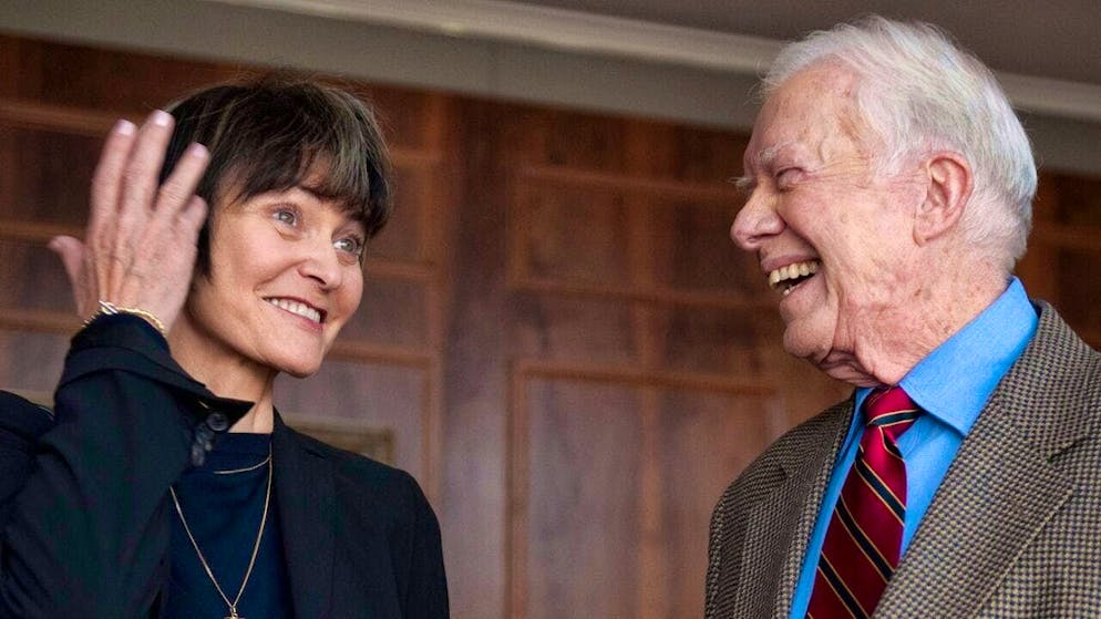 Deceased US President Carter supported the Geneva Initiative - Gallery. Former Federal Councillor Micheline Calmy-Rey and Jimmy Carter during a meeting in le Mont-Pelerin on November 9, 2010.