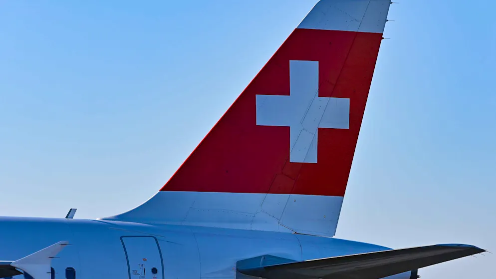 Ein Airbus A220-300 mit Fluggästen an Bord wurde in Kittilä vom Wind gedreht.  Fake-Bilder im Netz stellen den Vorfall falsch dar. 