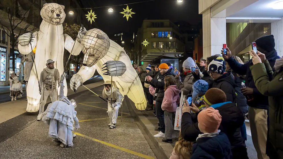 Bô Noël est l'occasion pour des artistes de présenter des spectacles de rue, ici le spectacle Gueule d'Ours (archives).