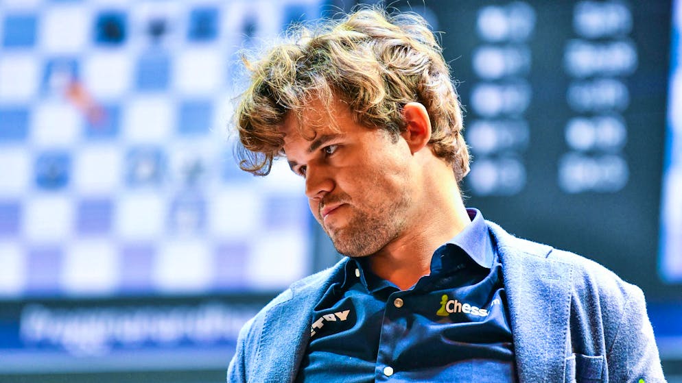 Roll backwards after the jeans scandal: Magnus Carlsen pulls out of the World Chess Championship in New York.