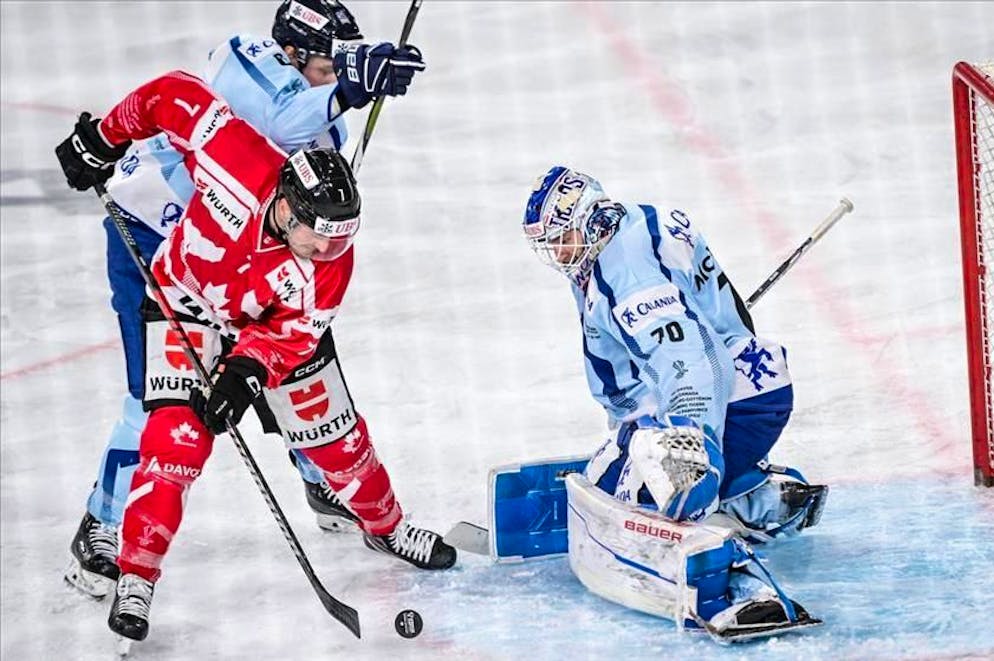Uno dei duelli con il portiere tedesco