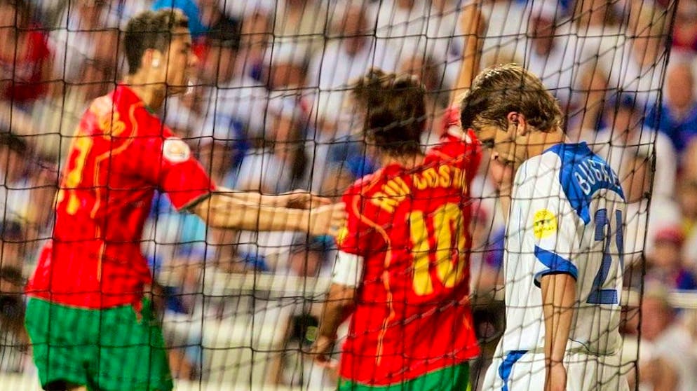 Alexei Bugayev (r) once played against Cristiano Ronaldo (l). Now he has died in Russia's war against Ukraine.