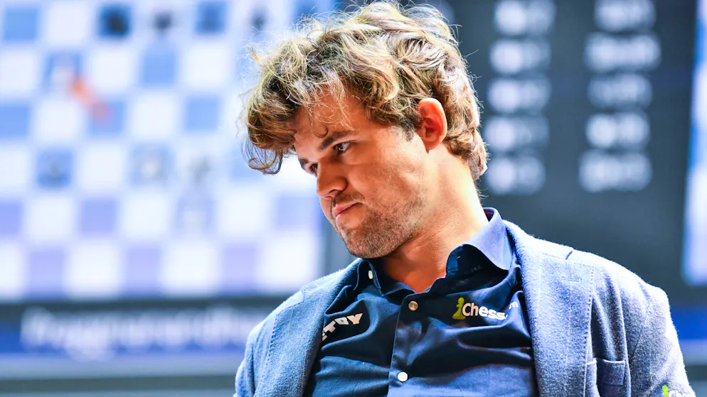 Dispute over the rules. Magnus Carlsen takes part in World Blitz Chess Championship after jeans scandal