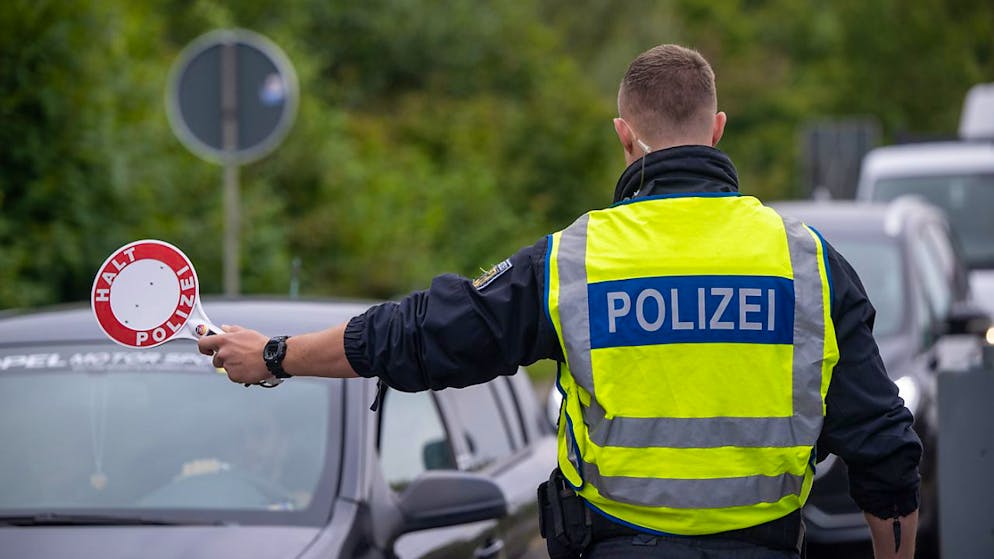 Ces contrôles rétablis en septembre sont source de désagréments pour les frontaliers bloqués dans les embouteillages, notamment en Pologne, Luxembourg et France (archives).