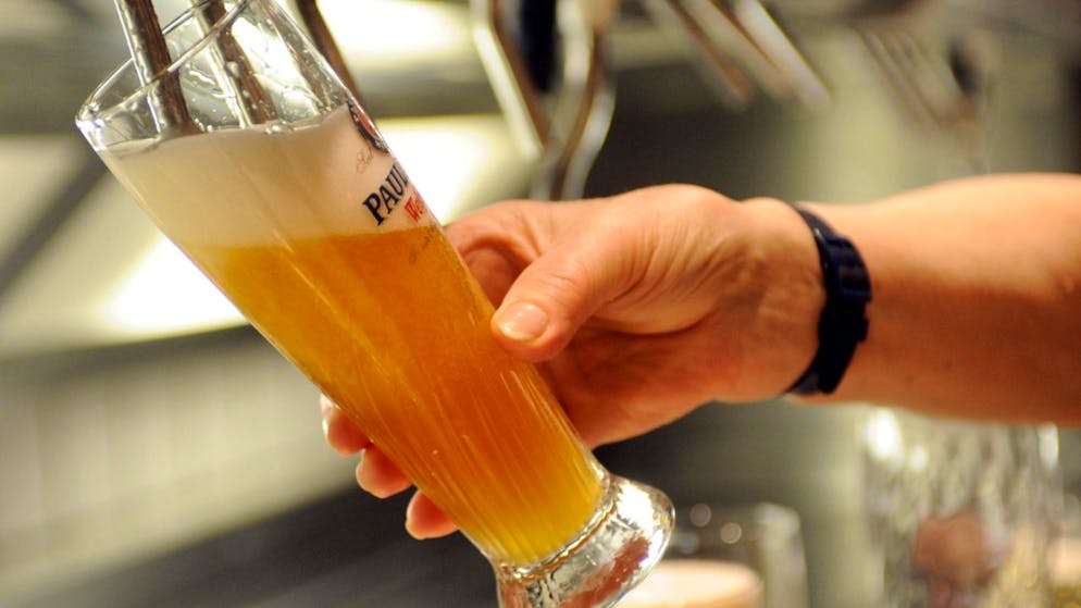 Deutsche Brauereien haben auch im Jahr 2024 nicht so viel Bier verkauft wie erhofft. (Archivbild)