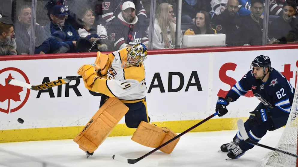 Nino Niederreiter (rechts) kommt mit den Winnipeg Jets zum vierten Sieg in Folge