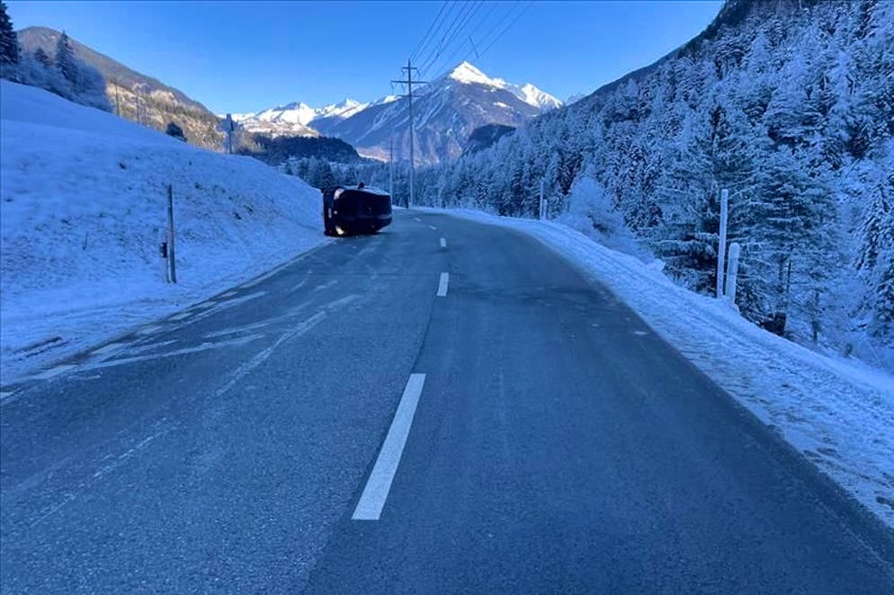 La vettura rovesciata