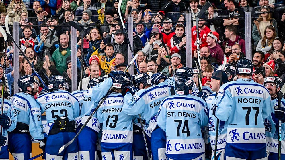Herz und Leidenschaft, alles am rechten Fleck - Gallery. Eine verschworene Truppe: Die Spieler der Straubing Tigers feiern ihren sensationellen Finaleinzug am Spengler Cup