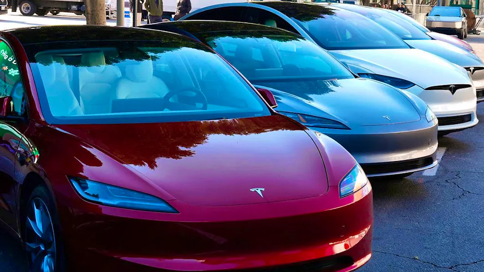 The car manufacturer Tesla, led by tech billionaire Elon Musk, recorded a decline in deliveries last year for the first time in ten years. (archive image)