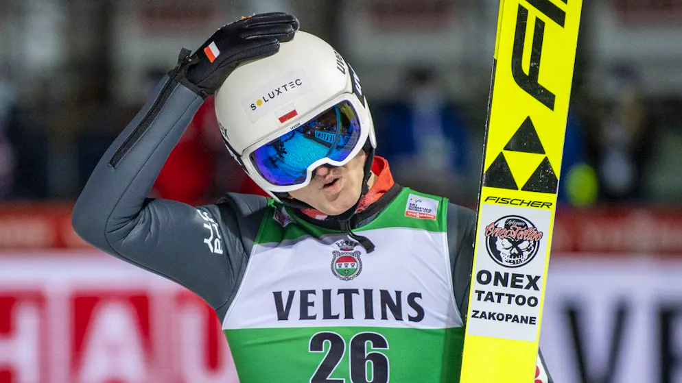 Andrzej Stekala hat mit emotionalen Worten von seinem Leben als schwuler Skispringer berichtet.