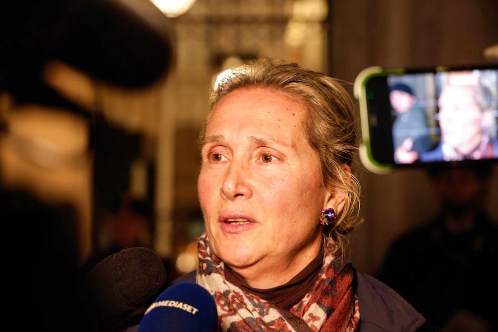 epa11802592 Elisabetta Vernoni, madre della giornalista Cecilia Sala, è stata ricevuta a Palazzo Chigi dal premier Giorgia Meloni.