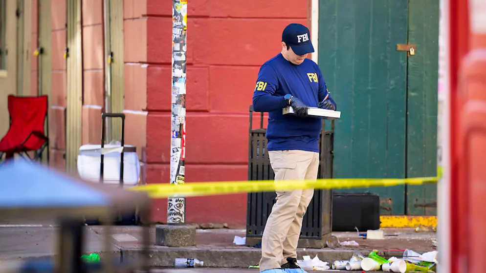 Das FBI untersucht den Tatort in New Orleans. Foto: Matthew Hinton/AP/dpa