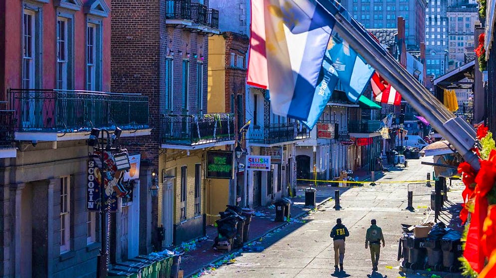 New Orleans police and federal officials are investigating a suspected terrorist attack on Bourbon Street. In the center of the US southern metropolis of New Orleans, a man drove a car into a crowd of people. Photo: Chris Granger/The Times-Picayune/The New Orleans Advocate/AP/dpa - ATTENTION: For editorial use only and only with full attribution to the above credit