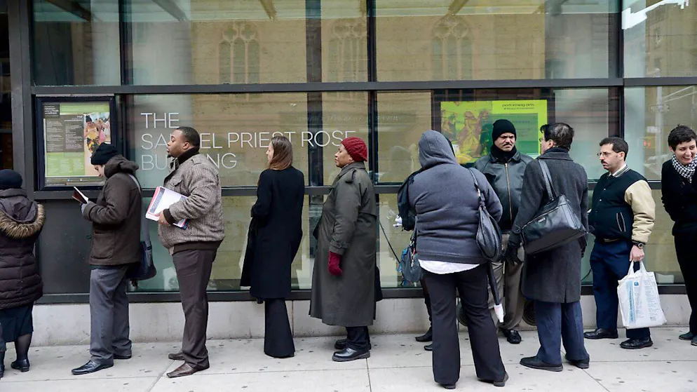 In den USA sind die Erstanträge auf Arbeitslosenhilfe in der vergangenen Woche überraschend gesunken. (Symbolbild)