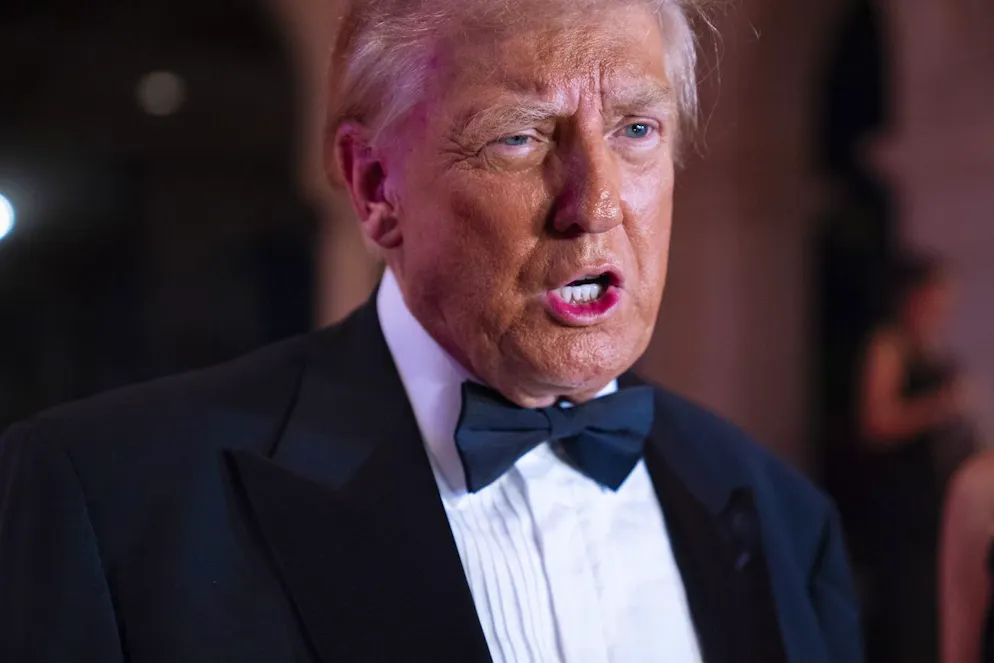 In un post su Truth Donald Trump  ha denunciato che «il nostro Paese è un disastro, uno zimbello in tutto il mondo!»